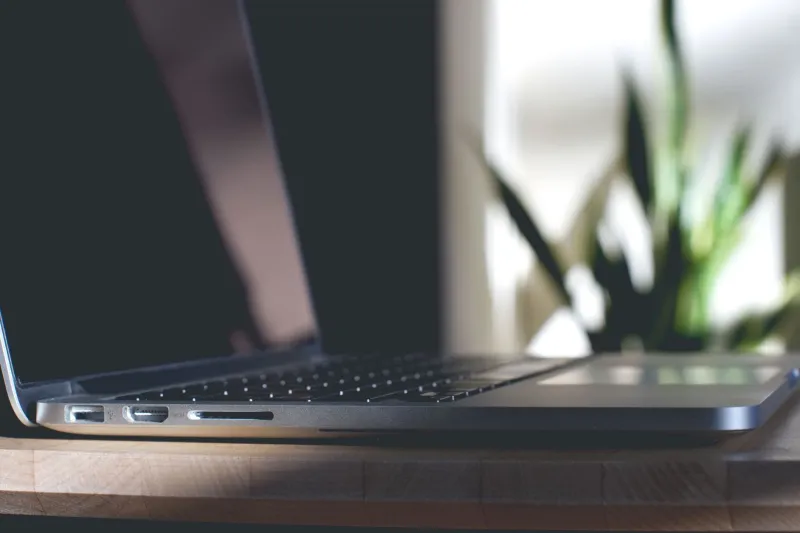 Does Your Device's Weight Actually Change How Fast It Feels? We Dug Into the Science
